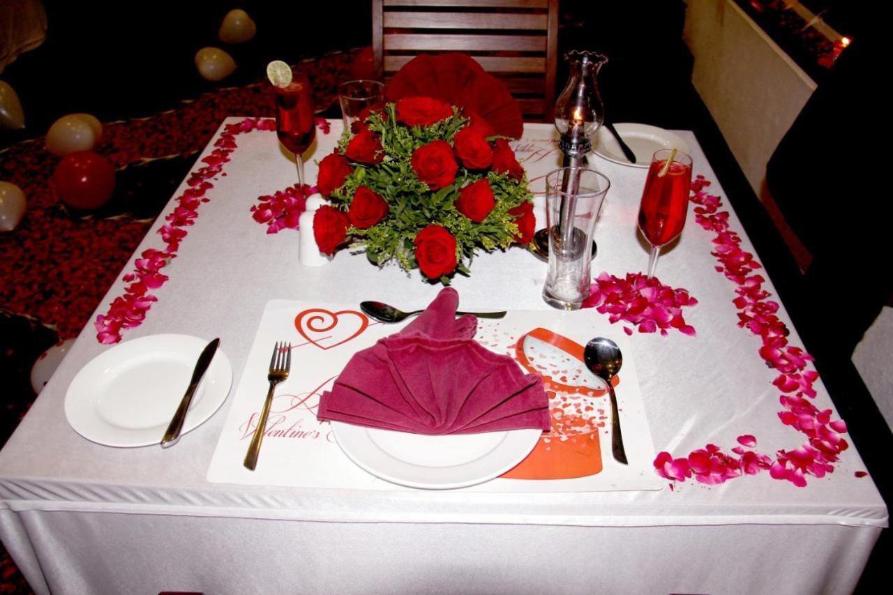 The Fern Residency Rajkot Hotel Buitenkant foto