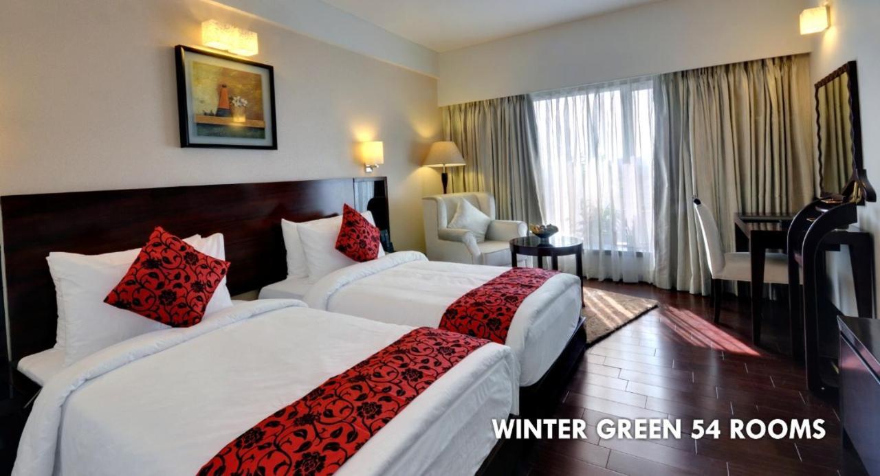 The Fern Residency Rajkot Hotel Buitenkant foto