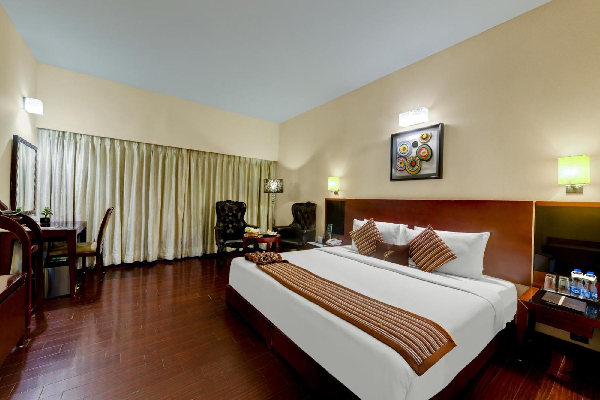 The Fern Residency Rajkot Hotel Buitenkant foto