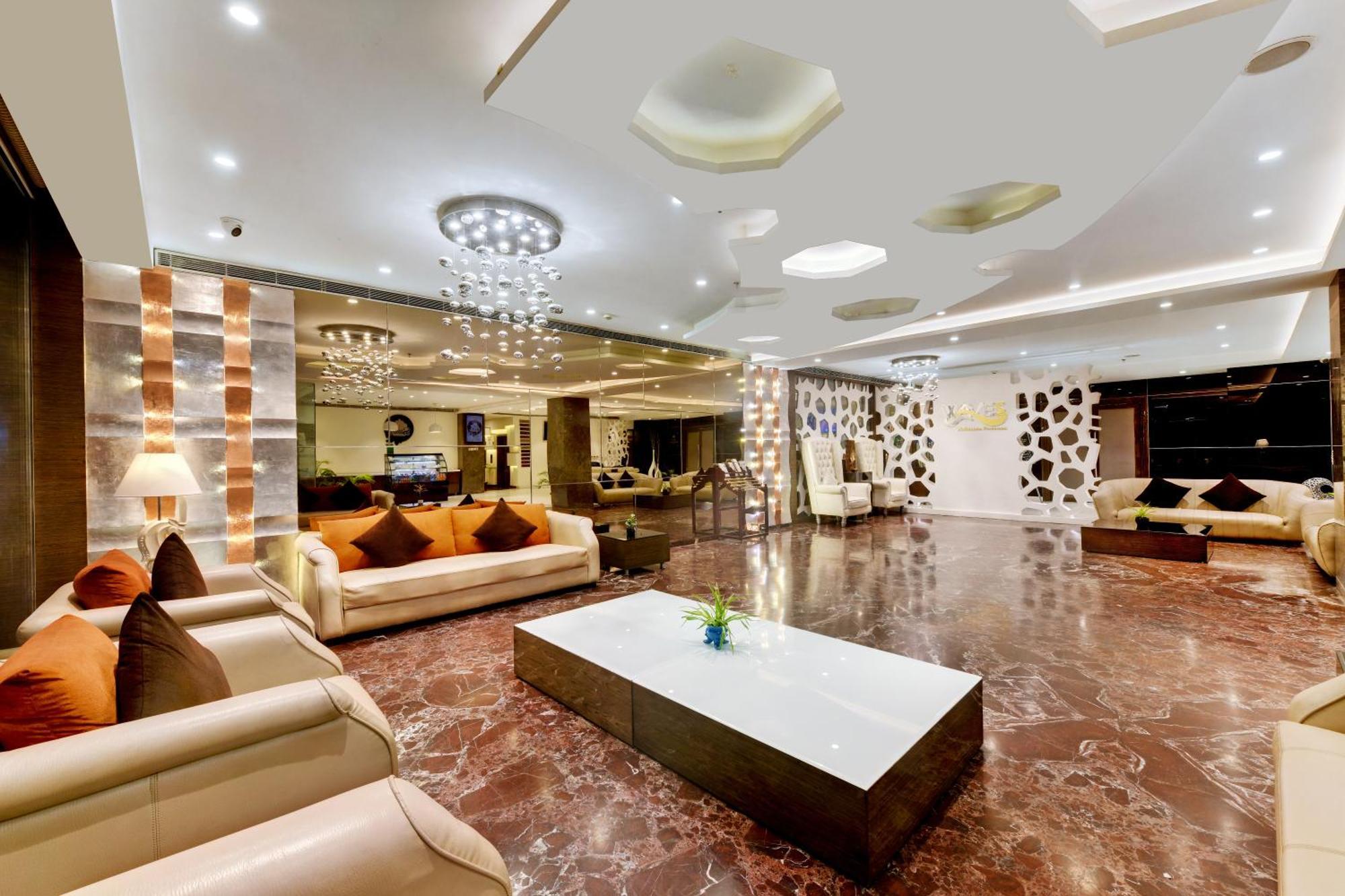 The Fern Residency Rajkot Hotel Buitenkant foto
