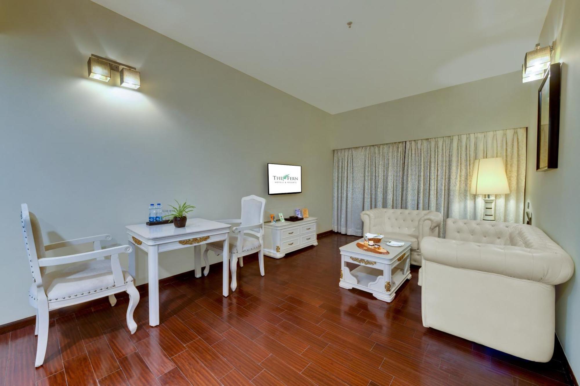 The Fern Residency Rajkot Hotel Buitenkant foto